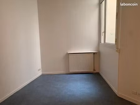 studio 1 pièce 27 m²
