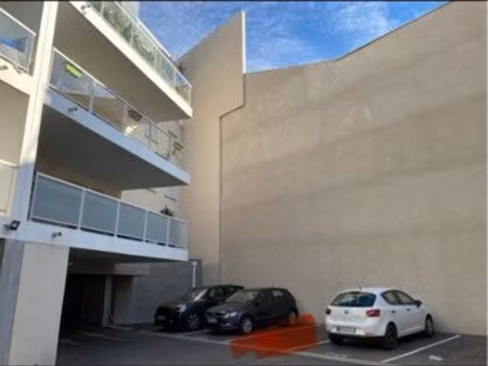 parking dans résidence sécurisée quai de lorraine