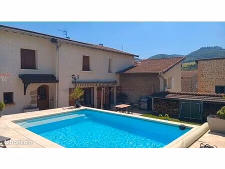 maison familiale de 184 m² (5 ch) – piscine & panneaux solaires – saint-genis-l'argentière