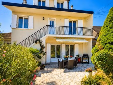 maison 13 pièces 293 m2