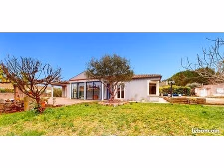 pezens superbe villa avec piscine et garage