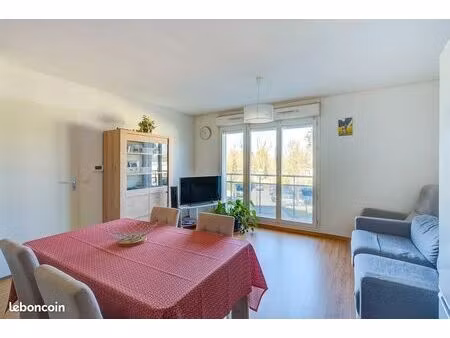 t2 lumineux 40m2 - balcon - parking - hyper centre