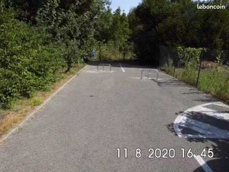 achetez cote à cote 1ou2 long parking bitumé antisquaté 3500e ou6600e les2. au calme et tr