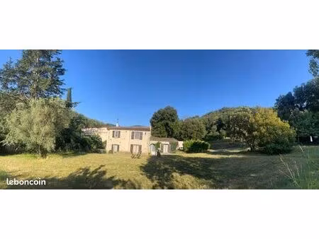 maison et dépendances dans hameau haute corbières