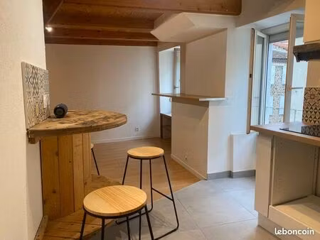 appartement t3 79m2 place du champ de mars