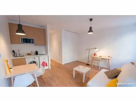 studio meublé avec place de parking