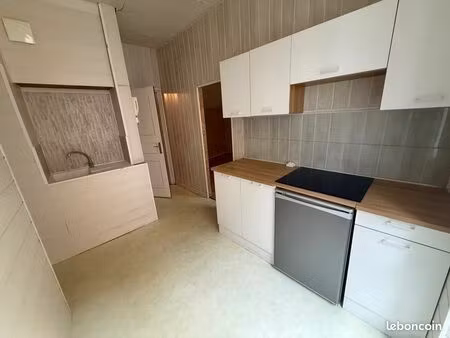 t2 rénové de 35 m² – centre historique