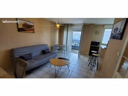 t2 meublé 39 m² avec balcon et ascenseur – bourran