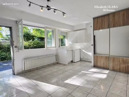studio calme et sécurisé à yerres avec parking