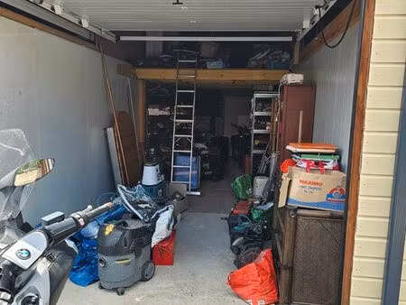 a louer garage de 24m2 avec mezzanine