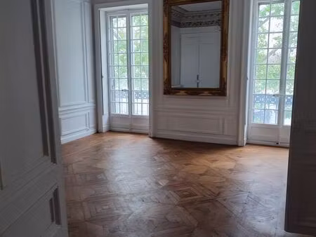location meublée  appartement 5 pièces  153 m² place franz liszt