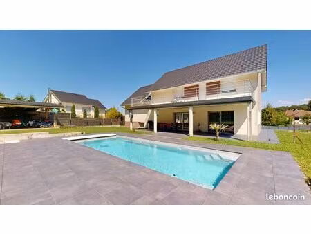 ? maison contemporaine de 2016 – 186 m² habitables – terrain clos de 13 34 ares avec pisci