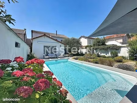 maison 5 pièces 194 m²