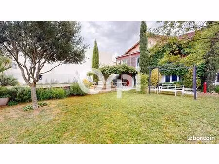 maison 6 pièces 275 m²