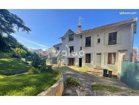 maison 9 pièces 194 m²