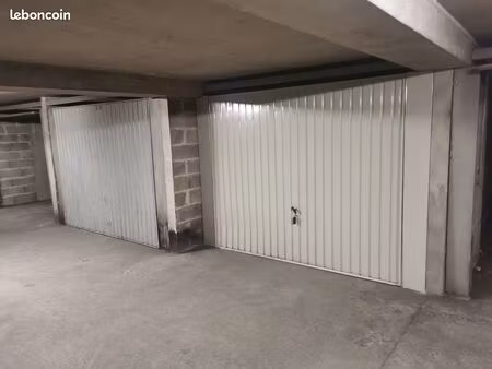 box place sathonay lyon 1