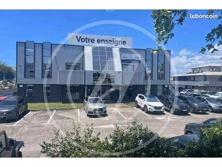 local commercial 200 m² baie-mahault