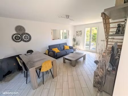 maison lisses secteur léonard de vinci vue lac avec balcon terrasses jardin