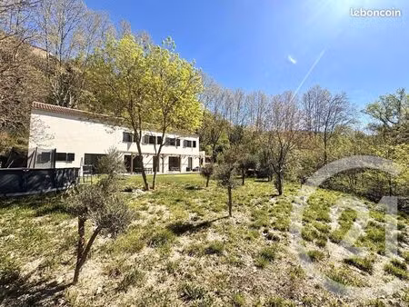 maison 5 pièces 165 m²