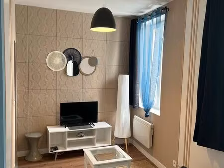 t 2 meuble renove face au bassin