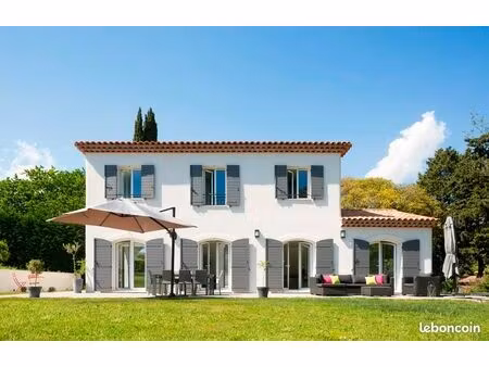 mas 4 pièces 105 m²