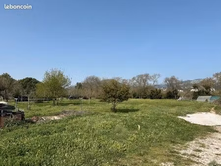 terrain 700 m² le pradet