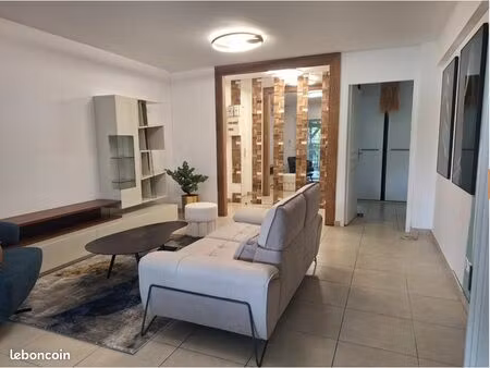 charges d’eau incluses – magnifique f3 meublé  cuisine ouverte  garage fermé + piscine dan
