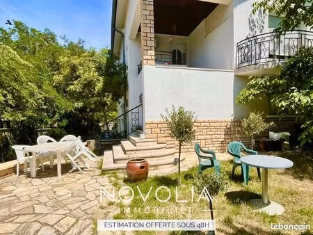 appartement 9 pièces 217 m²