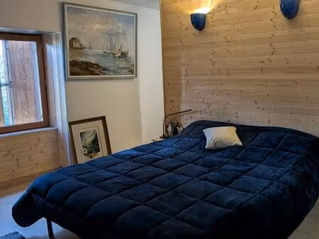 maison avec plusieurs dépendances