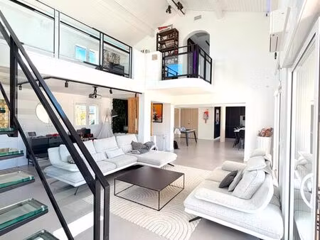 maison rénovée 180 m² sur terrain de 1600 m² au calme — entre genas et saint-exupéry
