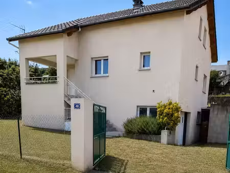 maison familiale t5 de 120 m² sur 1 200 m² de terrain – saint-laurent-de-lévézou