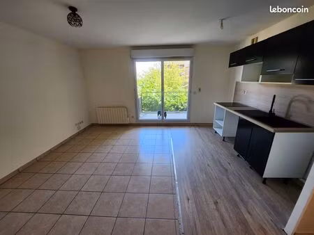 villefranche t3 57 m² 2 chambres terrasse et garage rue d'anse calme