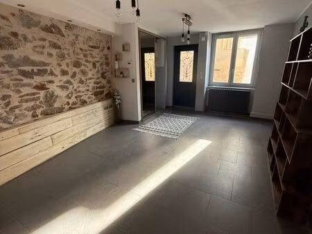 maison de caractère rénovée – centre de rignac