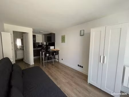location ecully 69130 studio meuble terrasse proche transports