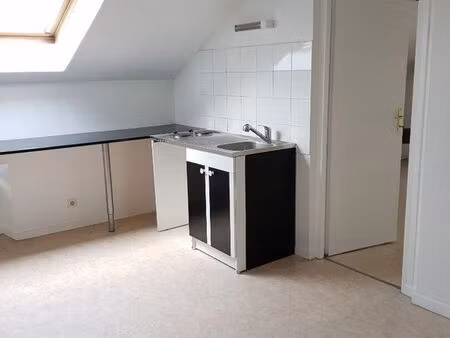 studio 1 pièce 28 m²