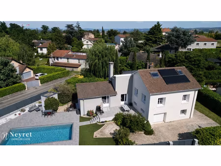 maison de luxe à vendre à charly
