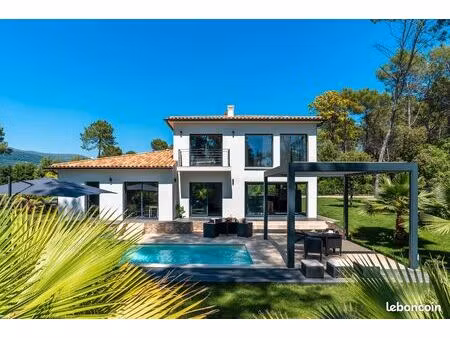 mas 120 m² fréjus