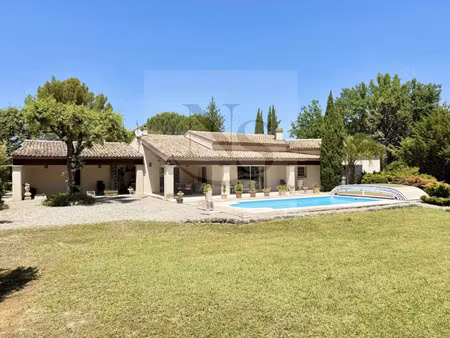 villa de luxe à vendre dans le quartier plateau de puyricard-la trévaresse