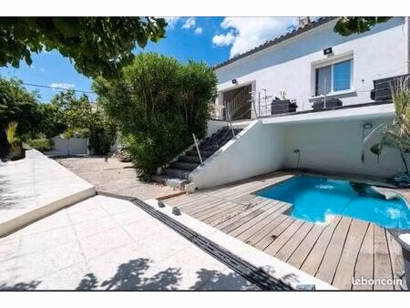 très belle villa avec piscine depedance et fort potentiel à bormes les mimosas