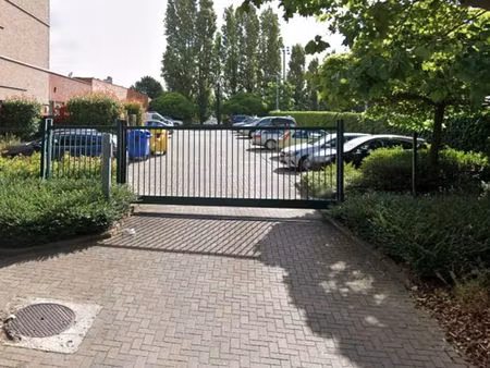 parking à louer à du sippelberg - sippelberglaan 3 molenbeek-saint-jean (vbe38242)