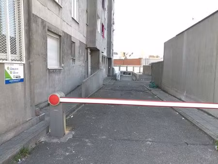 parking à louer à edmond machtens - edmond machtenslaan 1 molenbeek-saint-jean (vbe38237)