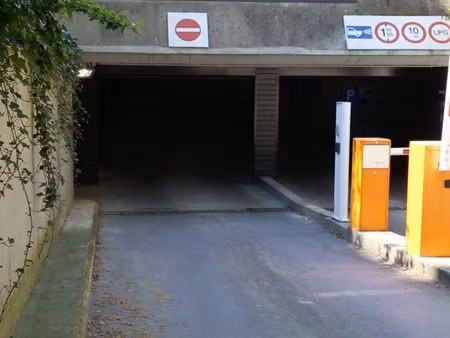 parking à louer à des coccinelles - lieverheersbeestjeslaan 95 watermael-boitsfort (vbe382