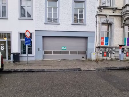 parking à louer à beez (vbe38236)