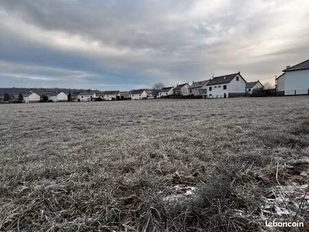 terrain 611 m² jussac