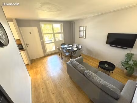logement contemporain  grand dressing  proche rer d