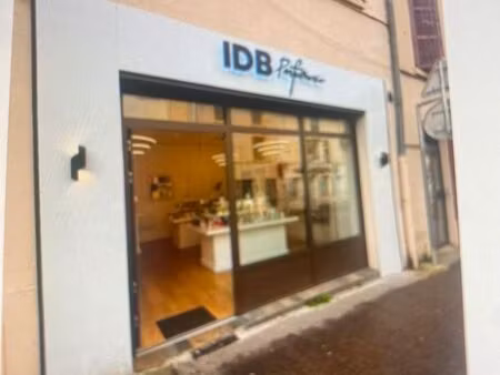 location magasin haut de gamme 32m2 ttes activités emplacement top