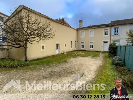 maison 9 pièces 215 m²