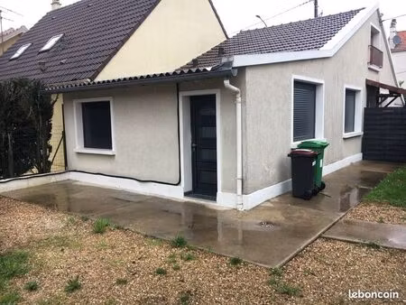 f2 récent avec jardin  secteur plateau