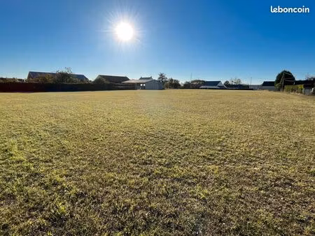 a vendre grand terrain 1437m2 constructible et viabilisé à lizy ( pigny ) 18110 proche bou