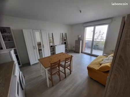 studio meublé confort + parking + rer c